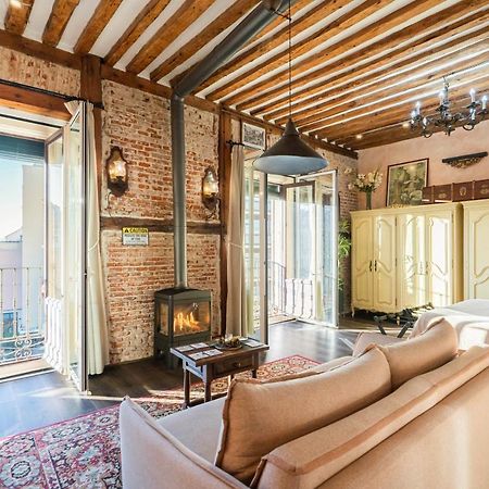 1851: Exceptional 19Th Century Studio In Madrid Bagian luar foto