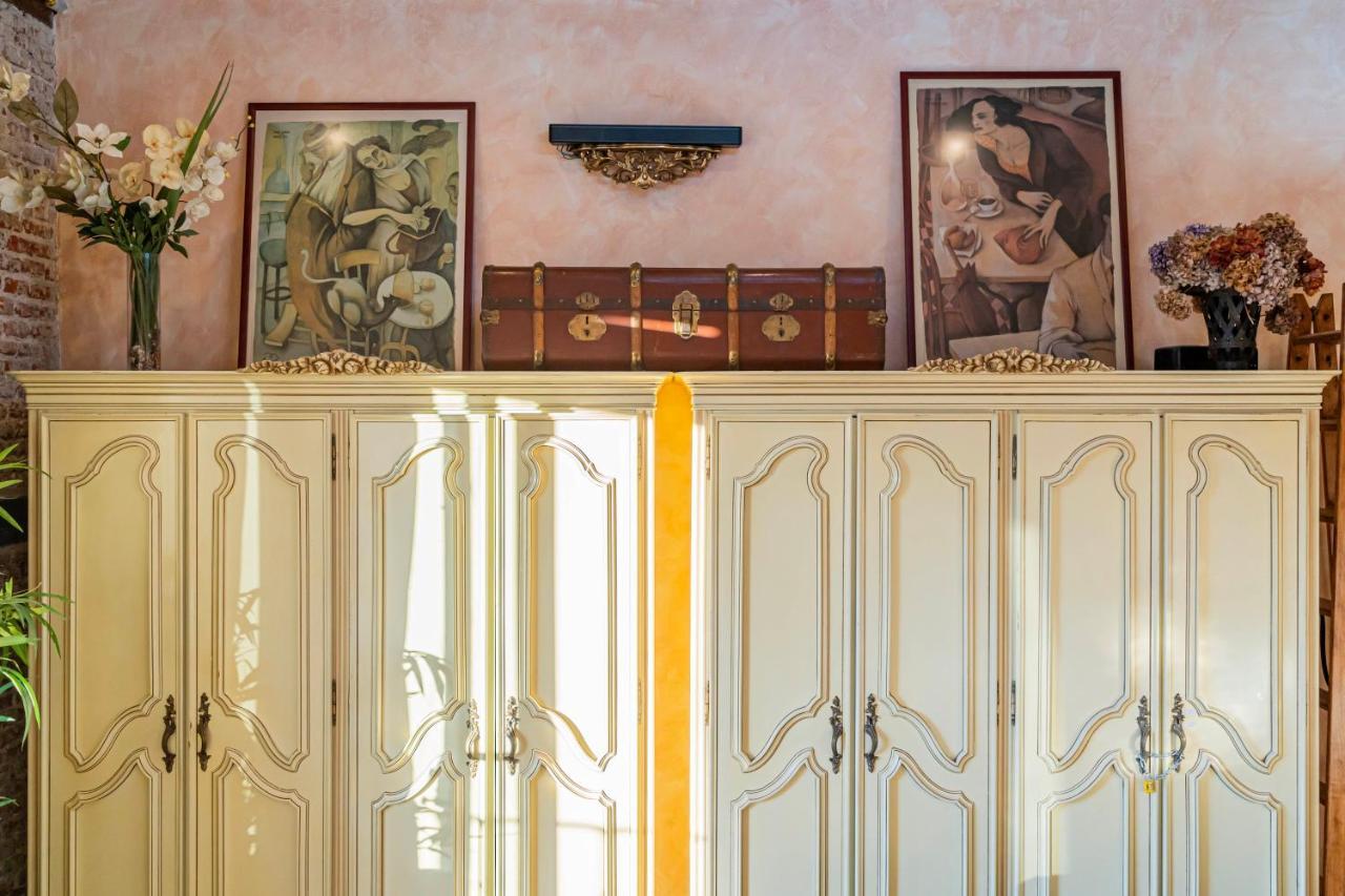 1851: Exceptional 19Th Century Studio In Madrid Bagian luar foto